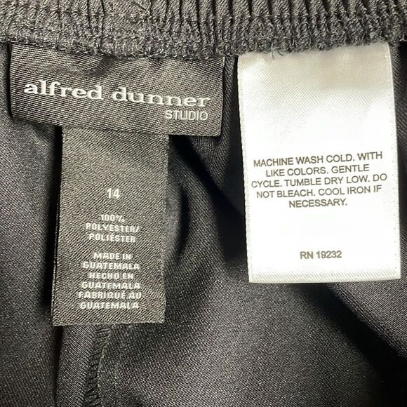 Alfred Dunner Dressy Capri Pants, Size 14, Black - Picture 4 of 4